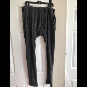 Men’s Lululemon XL sweat pants.